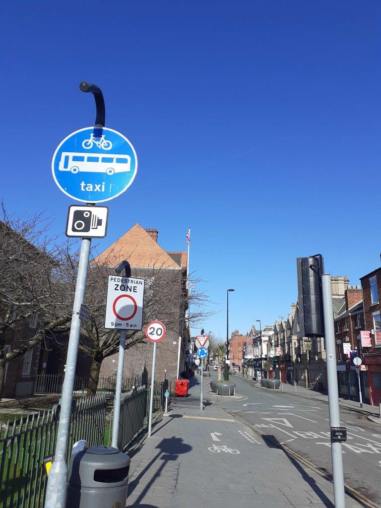 5. Bridge Street North bus lane - Signage as you enter Bridge Street from Bridge Foot