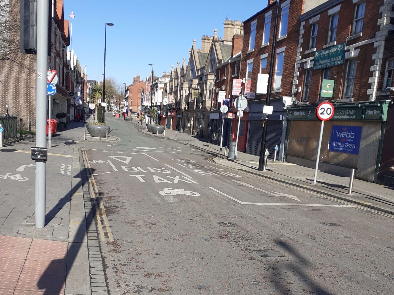 7. Bridge Street North bus lane - Signage on Bridge Street heading north