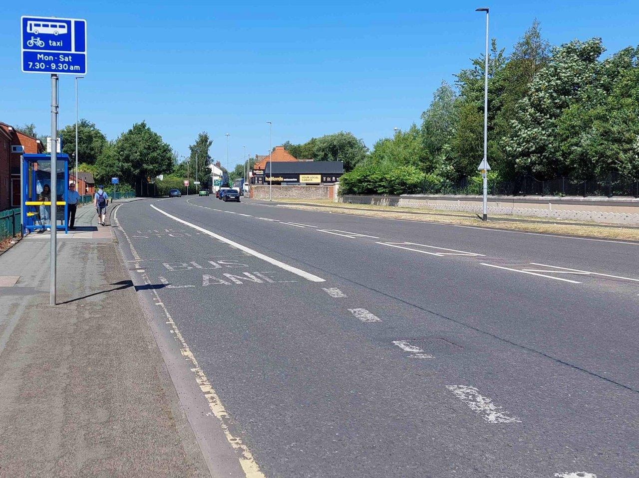 Knutsford road bus lane - approach to Bridge Foot 2