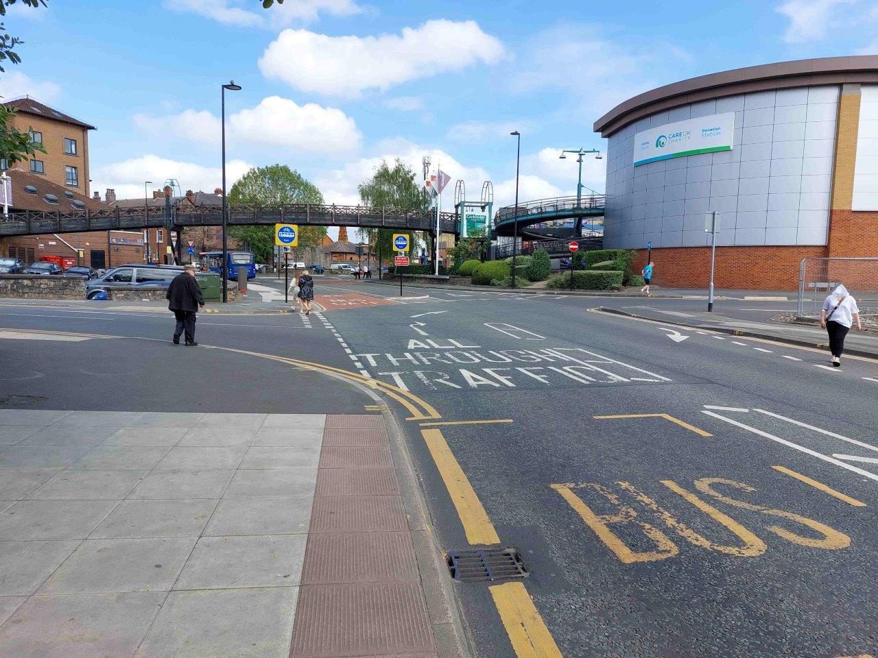 Scotland Road bus gate - Bus gate warning and alternative route for vehicles