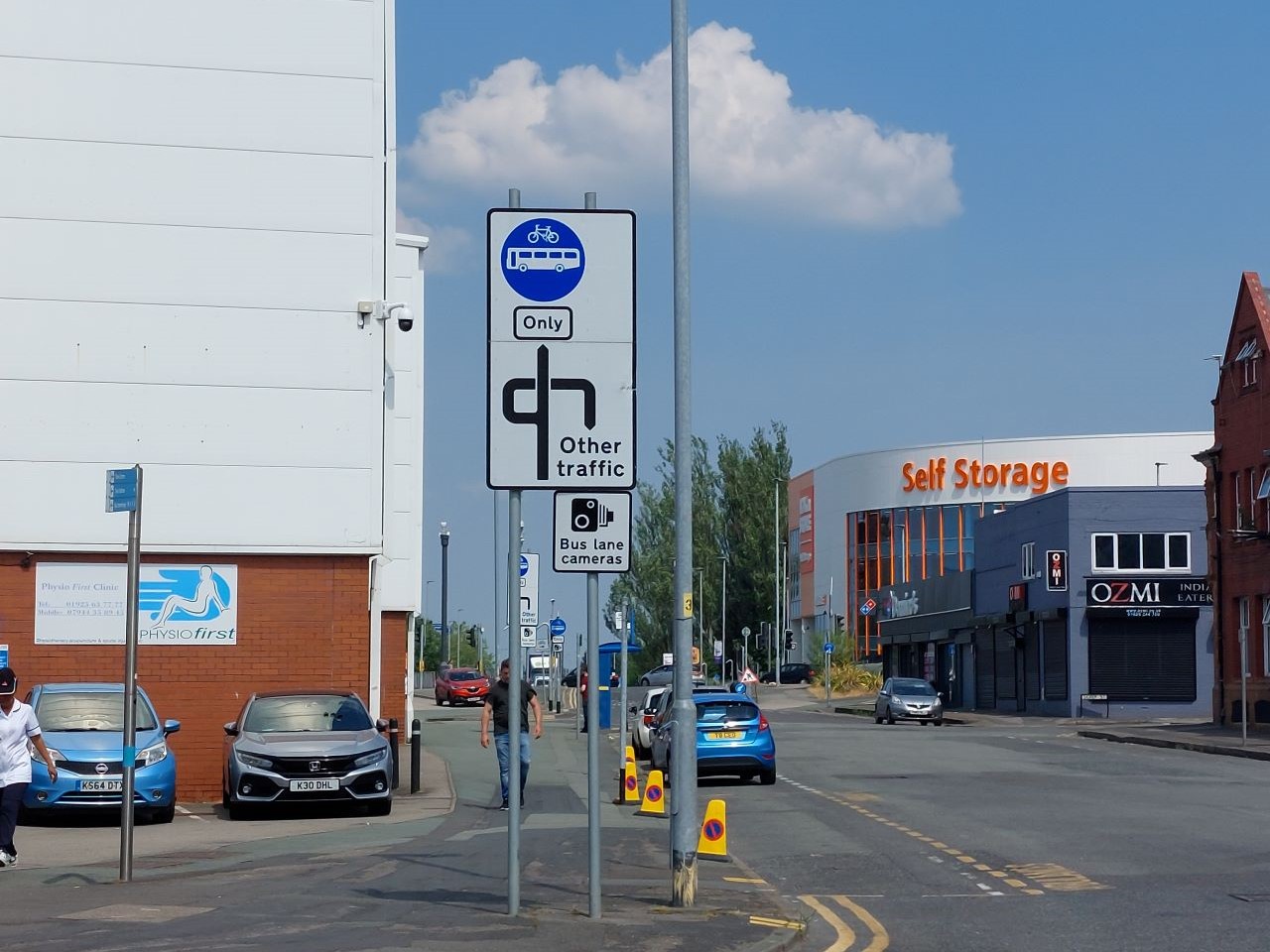 Winwick Road bus lane - Advanced warning sign