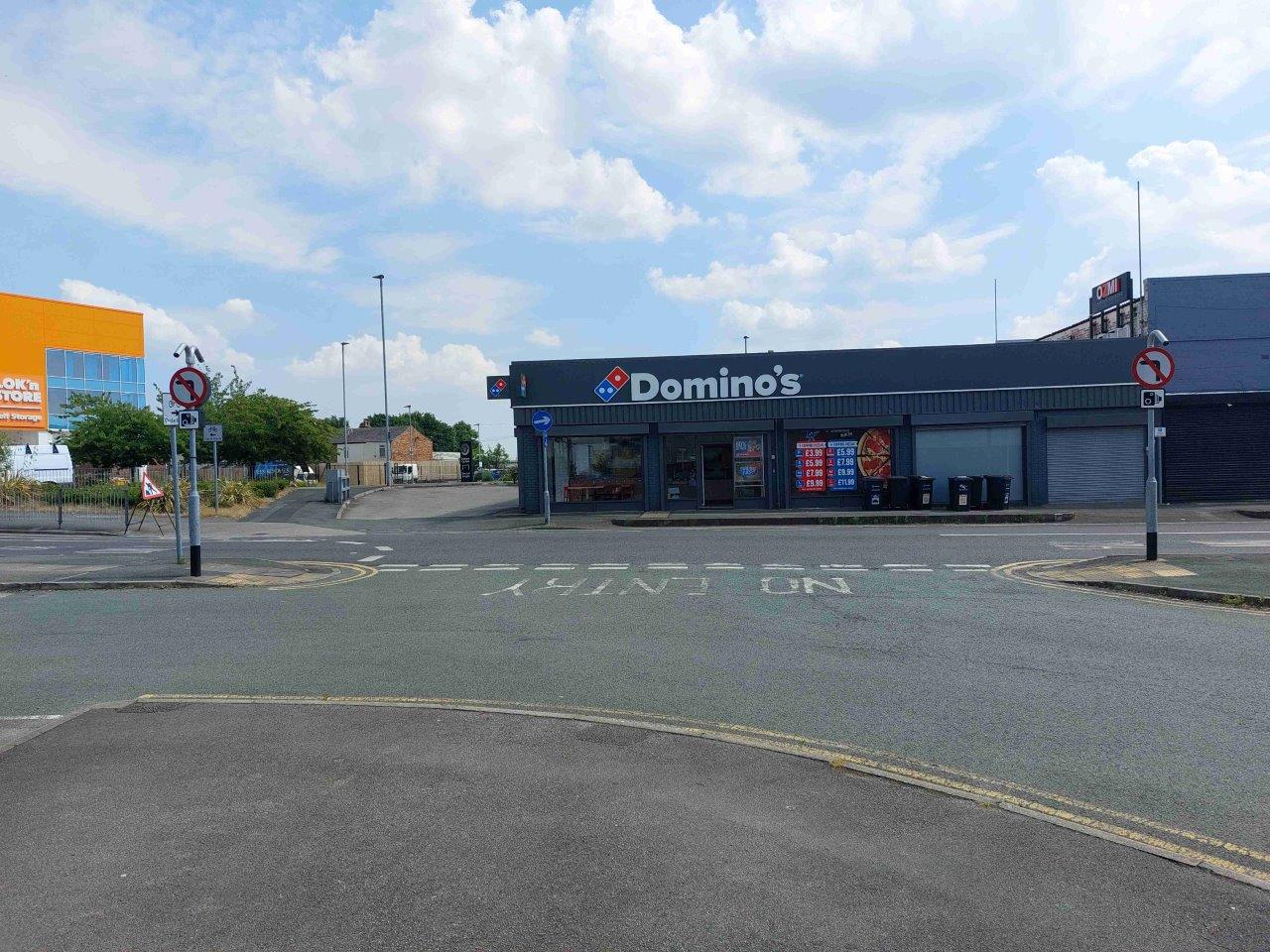 Winwick Road bus lane - Signage showing the bus lane in operation